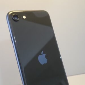 Usado iPhone SE 2020 128GB Negro 83%